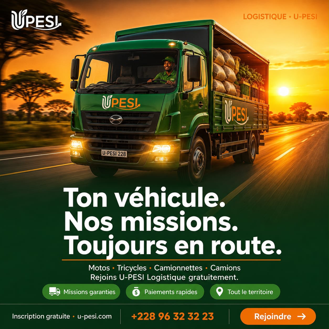 Camion de livraison U-PESI transportant des produits agricoles sur la route